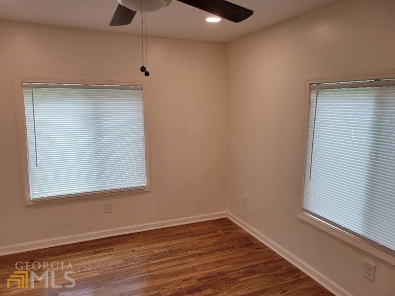 Photo 14 of 24 - 1516 Young Rd, Lithonia, GA 30058