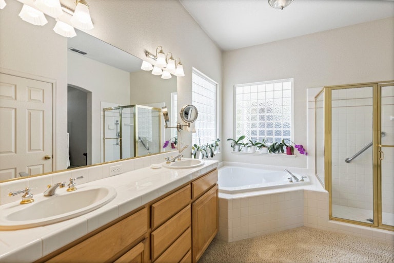 Photo 21 of 35 - 2421 Walnut Oaks Ln, Carmichael, CA 95608