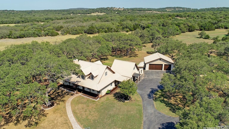 Photo 3 of 51 - 1359 E Ammann Rd, Bulverde, TX 78163