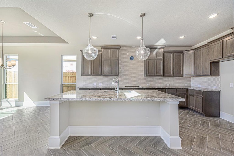 Photo 5 of 25 - 8707 Marina Alto Ln, Cypress, TX 77433