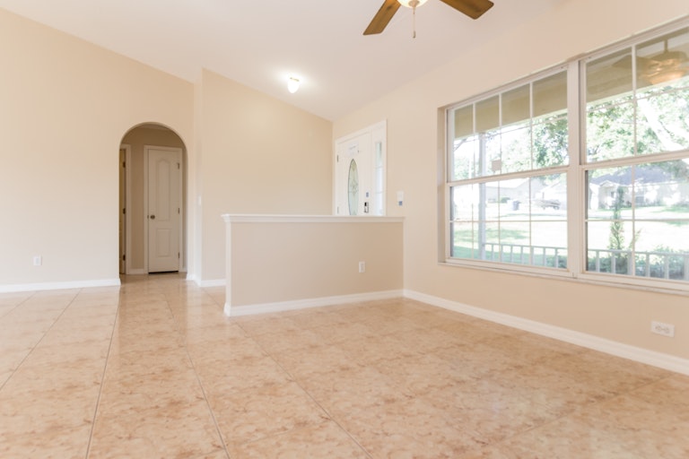 Photo 9 of 25 - 856 Arbor Hill Cir, Minneola, FL 34715