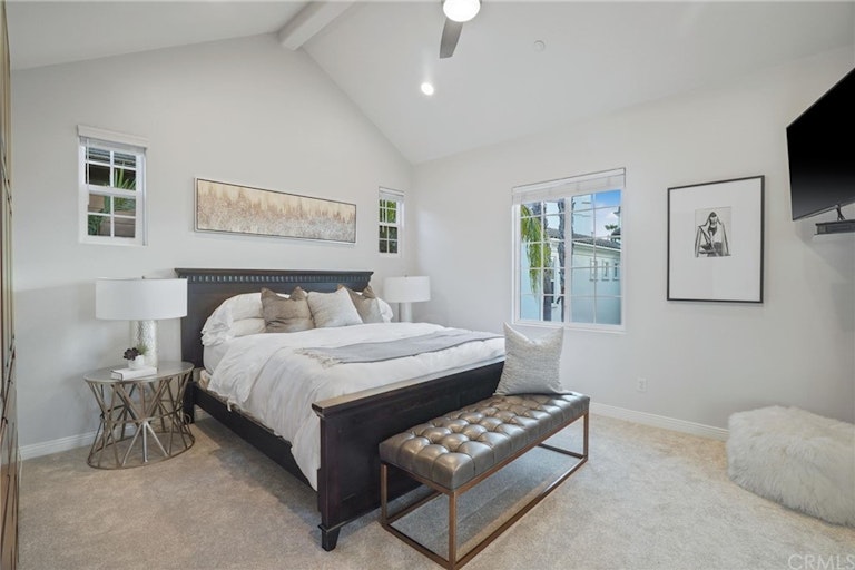 Photo 23 of 42 - 21247 Ronda Cir, Huntington Beach, CA 92648