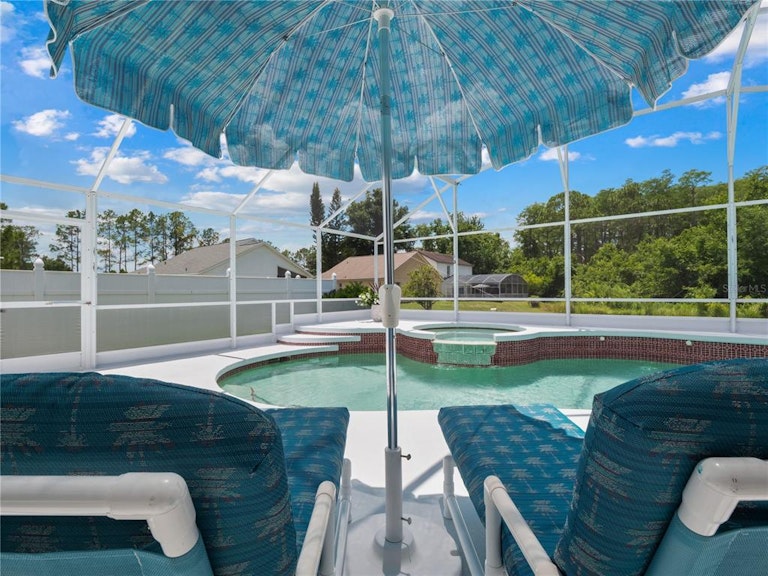 Photo 27 of 40 - 1026 Lake Davenport Blvd, Davenport, FL 33897