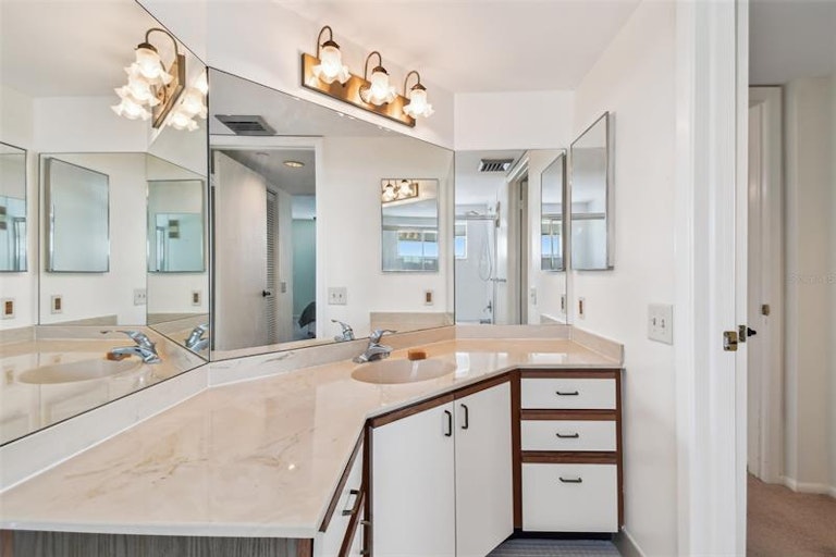 Photo 26 of 51 - 2333 Feather Sound Dr Unit B507, Clearwater, FL 33762