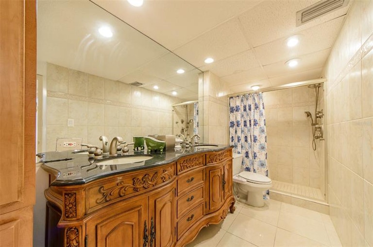 Photo 27 of 48 - 450 S Gulfview Blvd #1102, Clearwater Beach, FL 33767