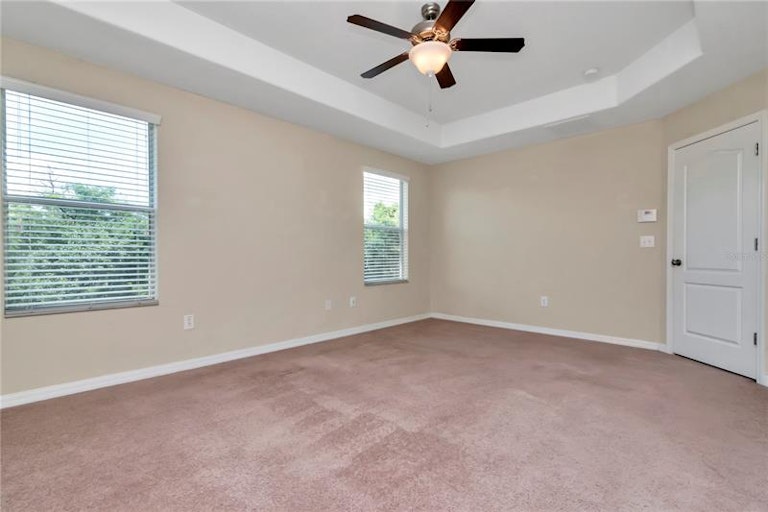 Photo 31 of 47 - 1964 Hawks View Dr, Ruskin, FL 33570