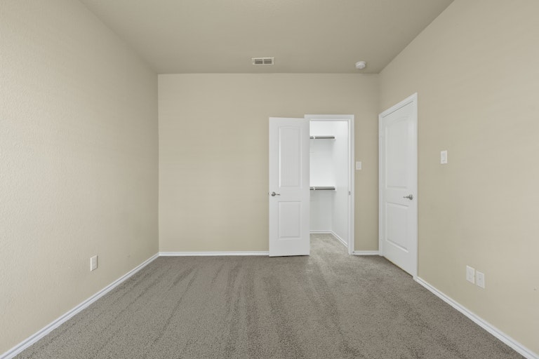 Photo 22 of 25 - 1108 Doe Meadow Dr, Burleson, TX 76028