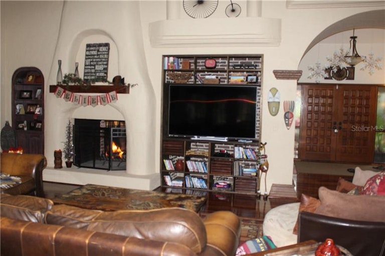 Photo 10 of 25 - 805 Sweetwater Club Blvd, Longwood, FL 32779