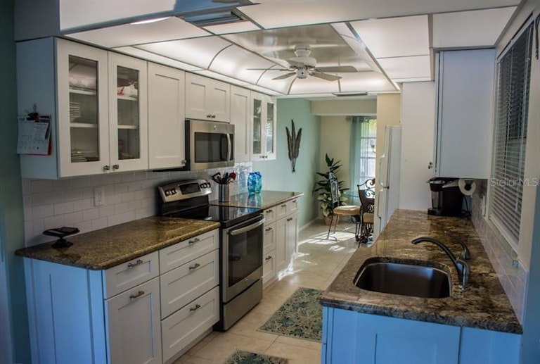 Photo 8 of 21 - 500 Sandlor Dr, Englewood, FL 34223