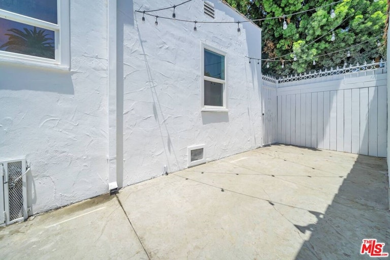 Photo 52 of 54 - 1668 S Stanley Ave, Los Angeles, CA 90019