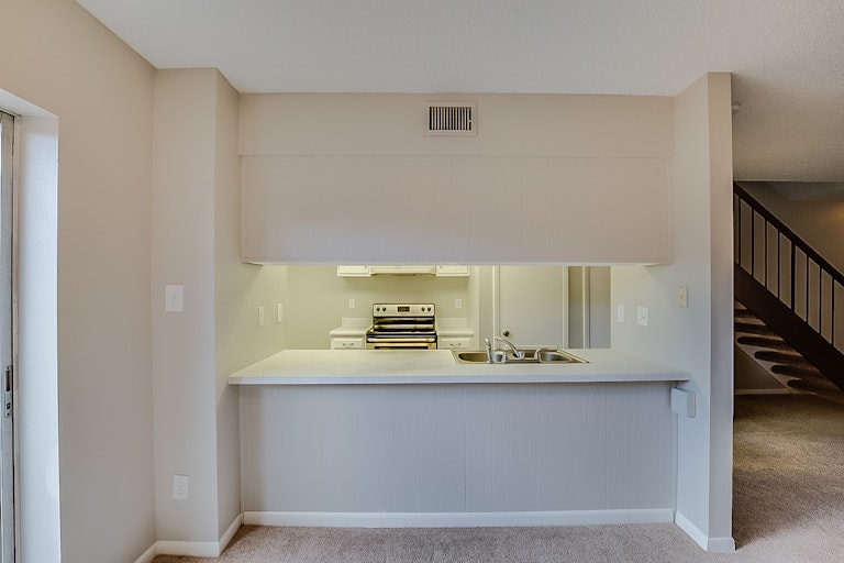 Photo 7 of 15 - 3106 Creekdale Ct, Brandon, FL 33511