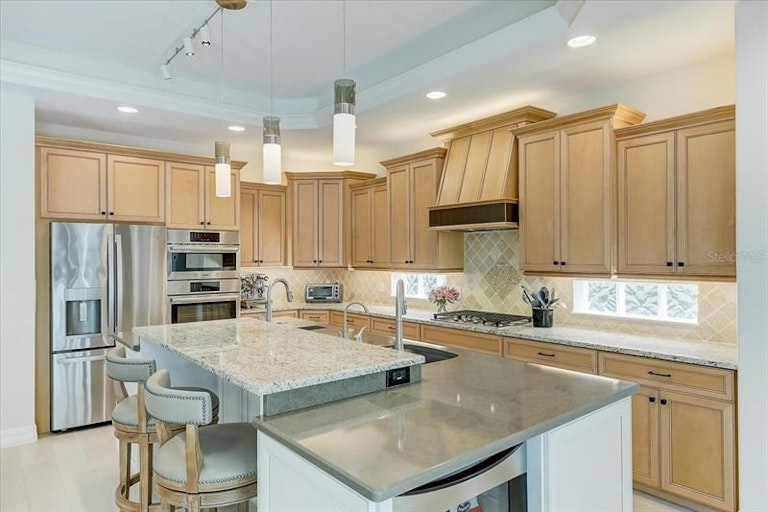 Photo 14 of 53 - 7711 Ashley Cir, Bradenton, FL 34201