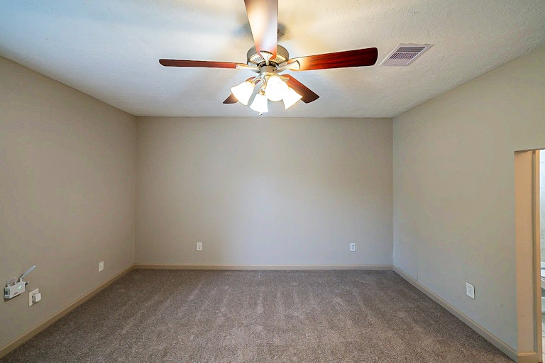 Photo 25 of 32 - 105 Greenshire Dr, League City, TX 77573