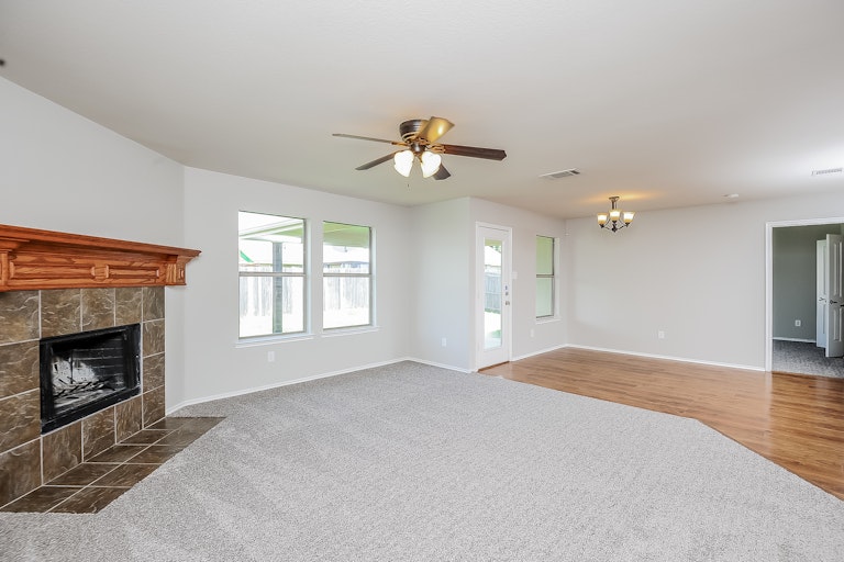 Photo 3 of 25 - 2050 Times Rd, Heartland, TX 75126