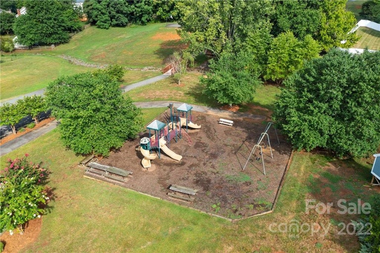 Photo 17 of 39 - 12700 Willow Grove Way, Huntersville, NC 28078