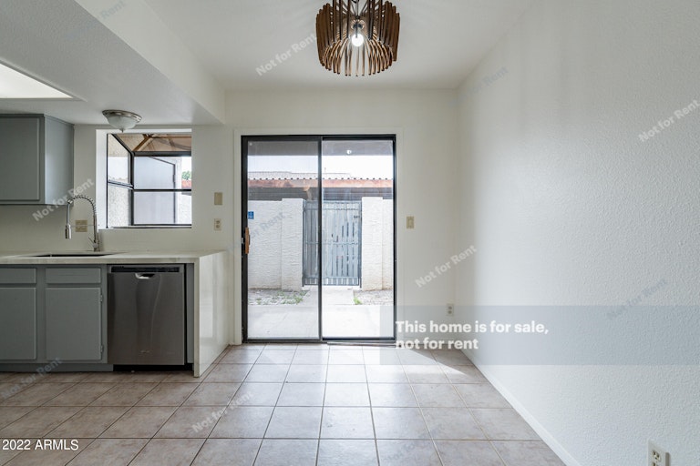 Photo 9 of 17 - 3719 E Inverness Ave #113, Mesa, AZ 85206