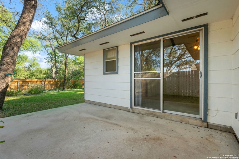 Photo 22 of 27 - 3538 Pinebluff Dr, San Antonio, TX 78230