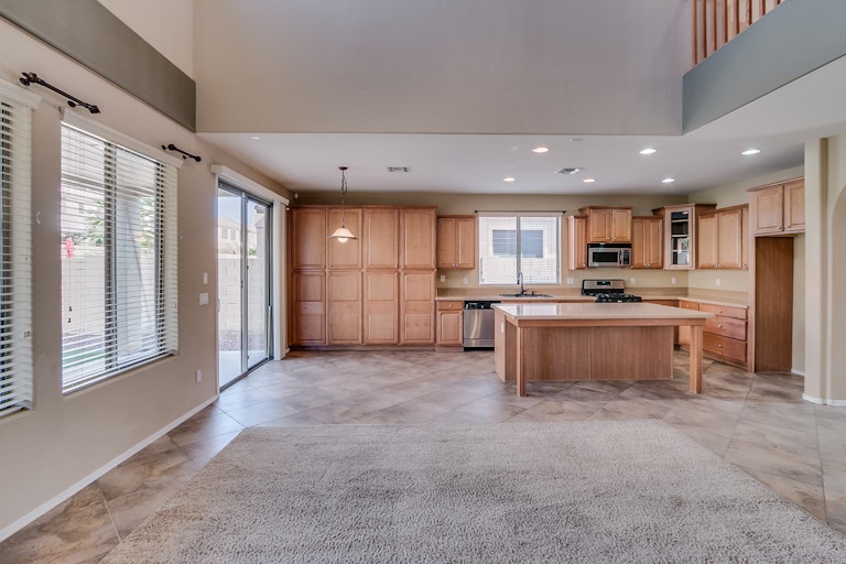 Photo 6 of 33 - 2748 W Cedarwood Ln, Phoenix, AZ 85045