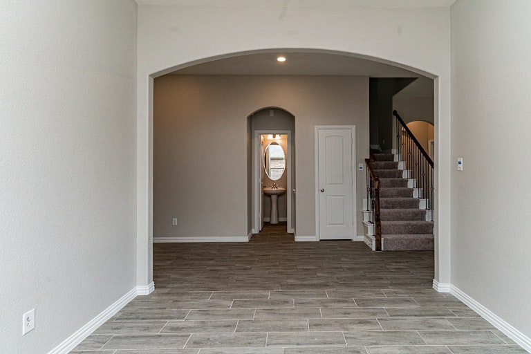 Photo 8 of 21 - 9328 Flying Eagle Ln, Fort Worth, TX 76131