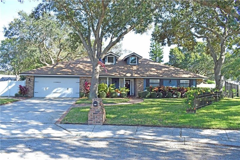 Photo 1 of 17 - 10377 Oak Leaf St, Largo, FL 33774