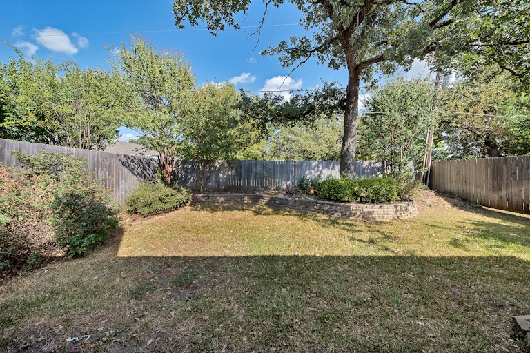 Photo 22 of 22 - 4119 Crossgate Ct, Arlington, TX 76016