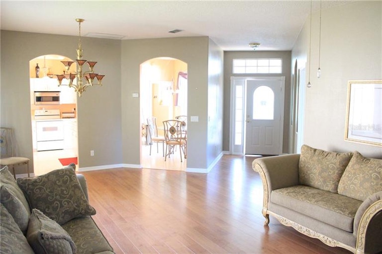 Photo 12 of 19 - 3904 Allamanda Ct, Clermont, FL 34711