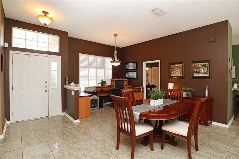 Photo 3 of 32 - 3943 Ocita Dr, Orlando, FL 32837