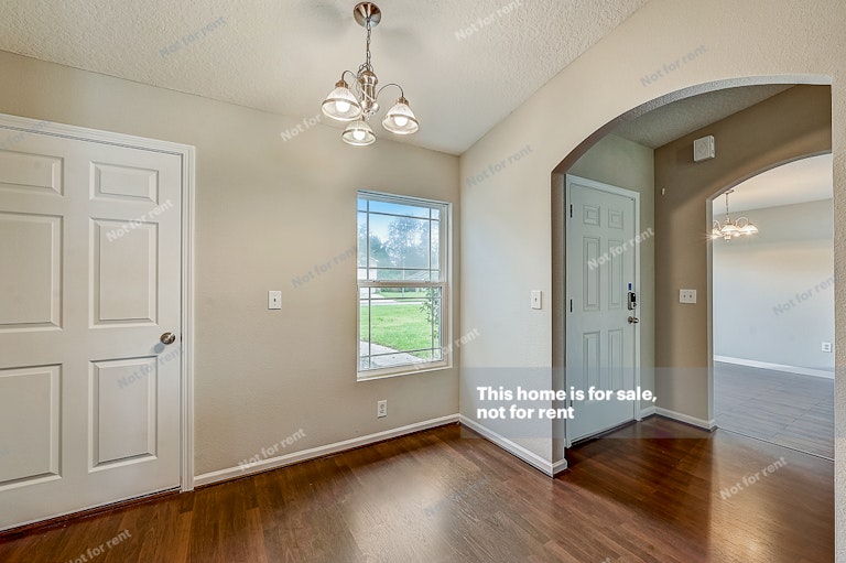 Photo 18 of 33 - 6012 Chestnut Gelding Ln, Jacksonville, FL 32234