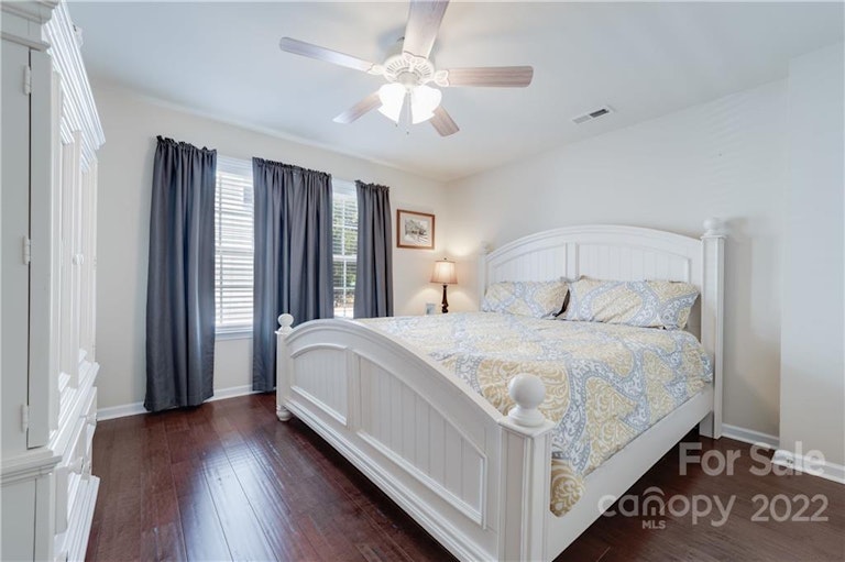 Photo 20 of 32 - 7808 Whisperingwood Dr, Harrisburg, NC 28075