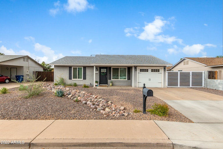 Photo 1 of 42 - 1704 W Loughlin Dr, Chandler, AZ 85224