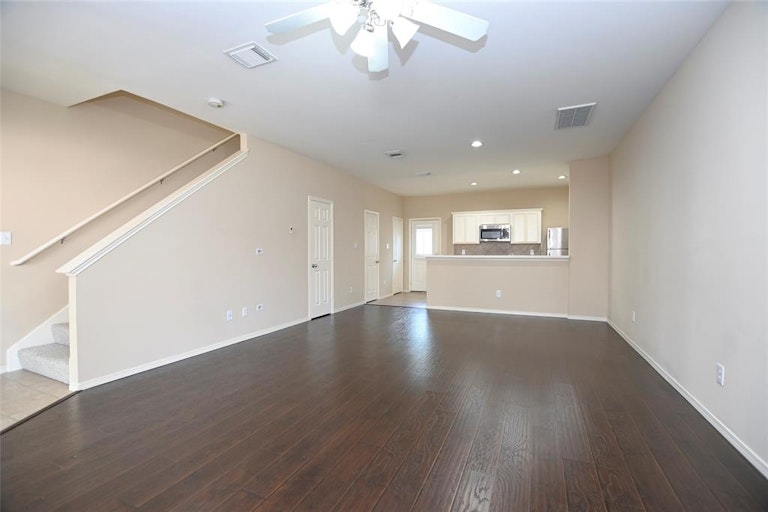 Photo 7 of 26 - 810 W Heights Hollow Ln, Houston, TX 77007