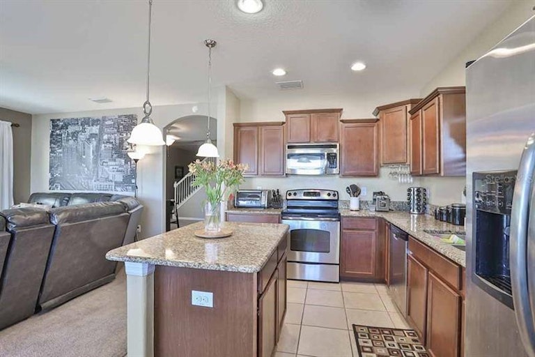 Photo 14 of 25 - 1132 Seminole Sky Dr, Ruskin, FL 33570