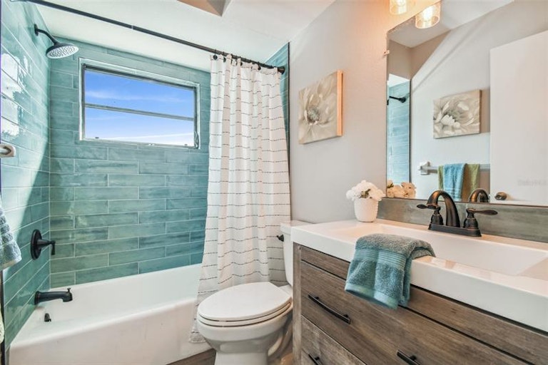 Photo 41 of 42 - 8010 Diagonal Rd N, Saint Petersburg, FL 33702