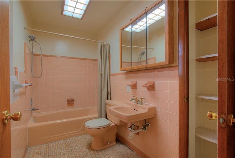 Photo 14 of 25 - 630 Candyce Ave, Lakeland, FL 33815