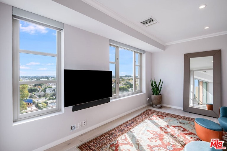 Photo 13 of 26 - 10580 Wilshire Blvd #7SW, Los Angeles, CA 90024