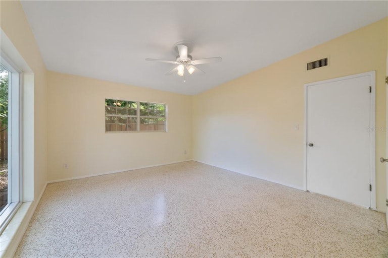 Photo 29 of 34 - 1200 Tanager Dr, Orlando, FL 32803