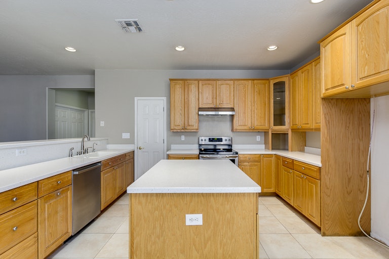 Photo 4 of 73 - 924 W Laurel Ave, Gilbert, AZ 85233