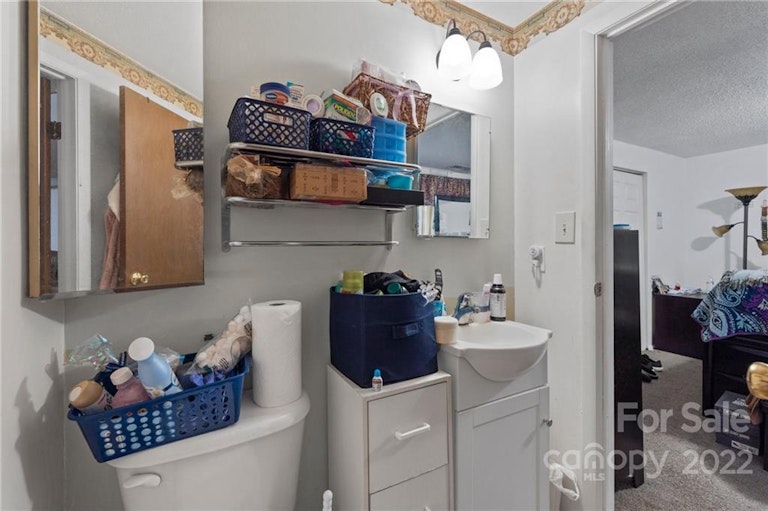 Photo 24 of 38 - 2700 Studley Rd, Charlotte, NC 28212