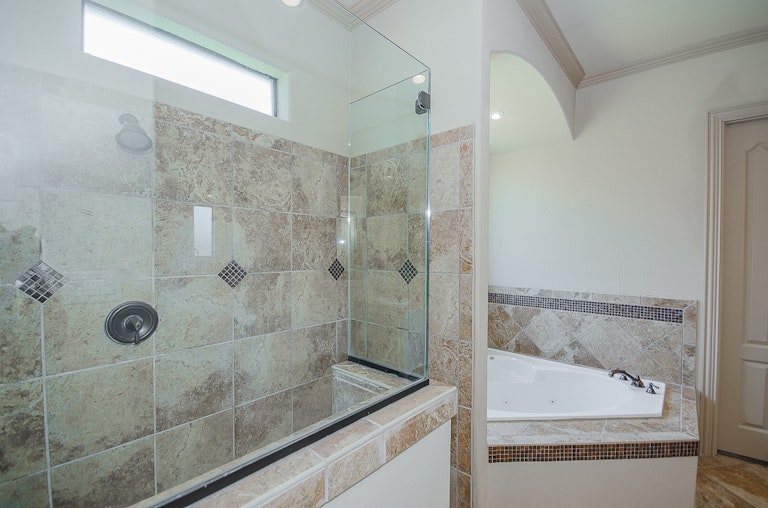 Photo 23 of 47 - 3006 Queen Ann Ct, Arlington, TX 76001