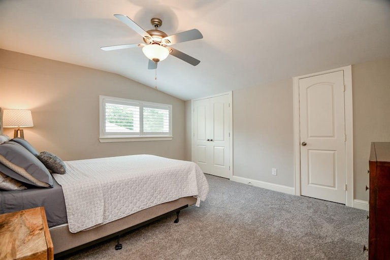 Photo 24 of 49 - 5402 Rutherglenn Dr, Houston, TX 77096