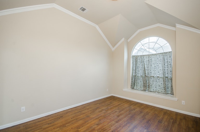 Photo 17 of 43 - 9714 Pinehurst Dr, Rowlett, TX 75089