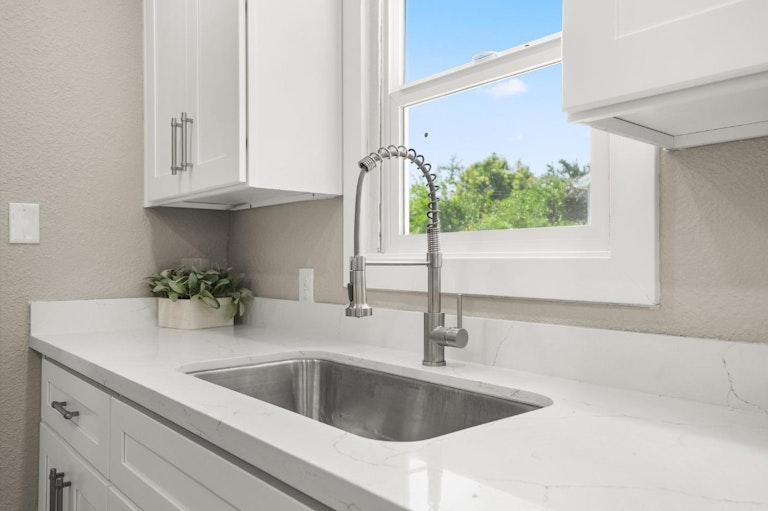 Photo 19 of 33 - 5636 Vista Ave, Sacramento, CA 95824