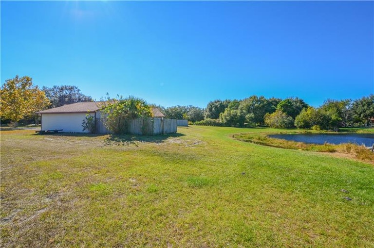 Photo 4 of 18 - 3842 Red Oak Ct, Lake Wales, FL 33898