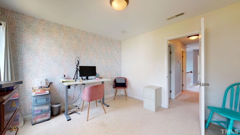 Photo 20 of 40 - 6209 Sparkling Brook Dr, Raleigh, NC 27616