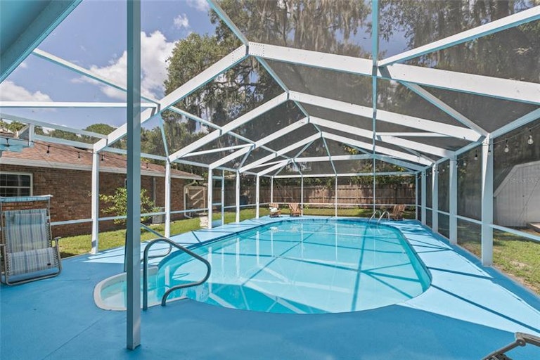 Photo 40 of 56 - 721 W Nelson St, Tavares, FL 32778