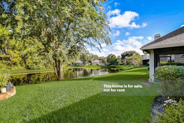 Photo 15 of 36 - 8560 Walden Glen Dr, Jacksonville, FL 32256