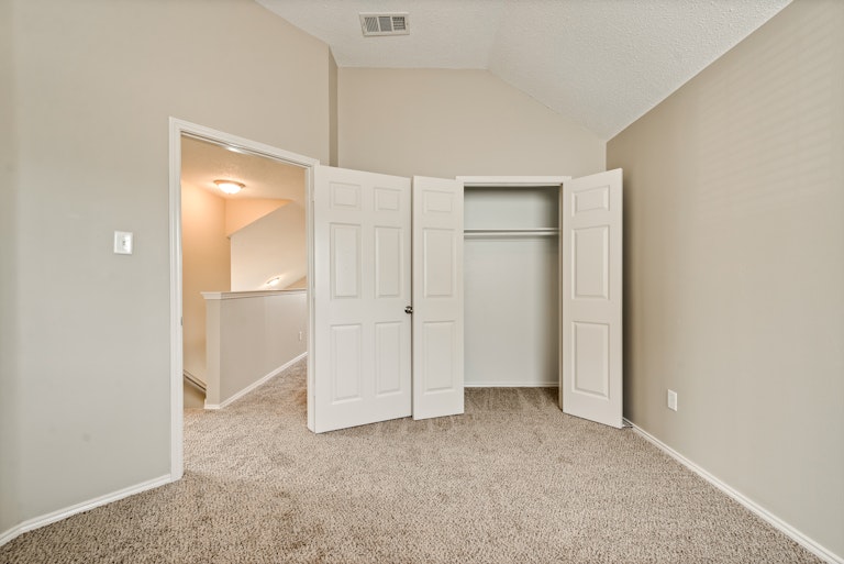 Photo 22 of 26 - 812 Pebble Ridge Dr, Lewisville, TX 75067
