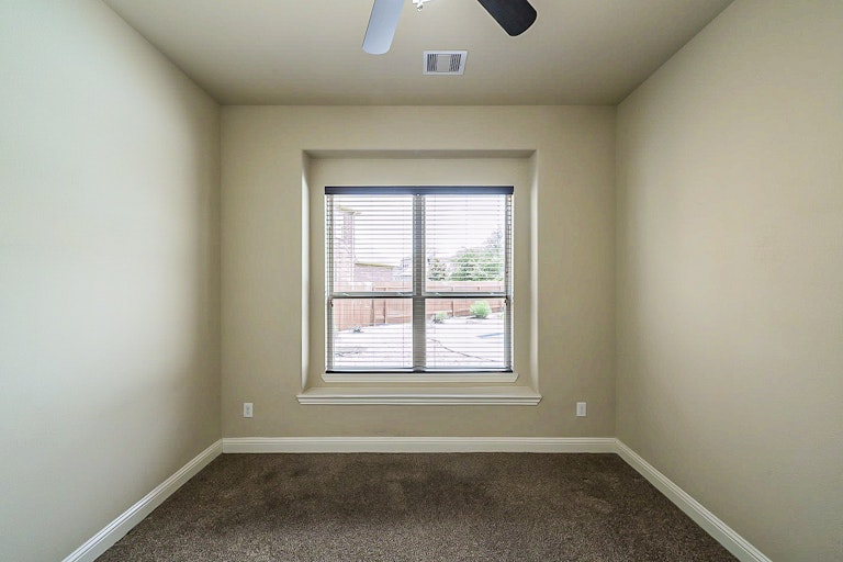 Photo 18 of 45 - 1326 Bastrop Glen Ln, League City, TX 77573