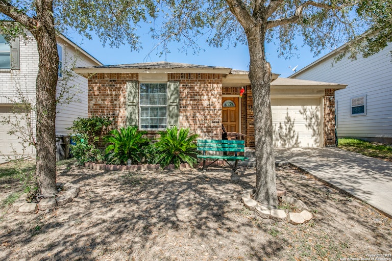 Photo 2 of 21 - 1419 Range Fld, San Antonio, TX 78245