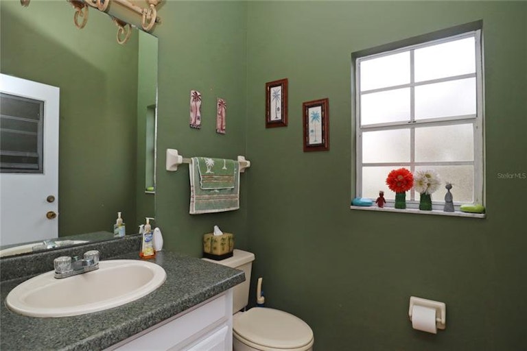 Photo 24 of 32 - 3943 Ocita Dr, Orlando, FL 32837